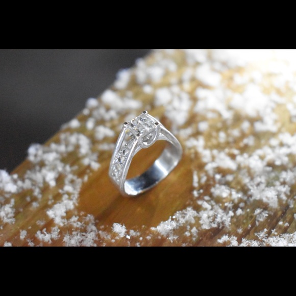 Meet your Posher, Sandi - Picture 1 of 1